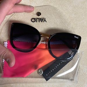 Quay sunglasses flat out black